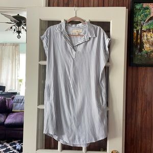 Blue & White shirt dress with pockets. 100% Rayon